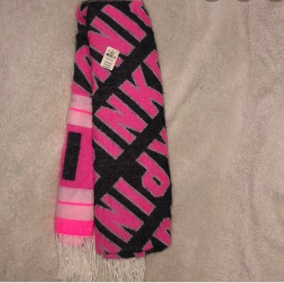 VS/PINK Scarf - Picture 6 of 6